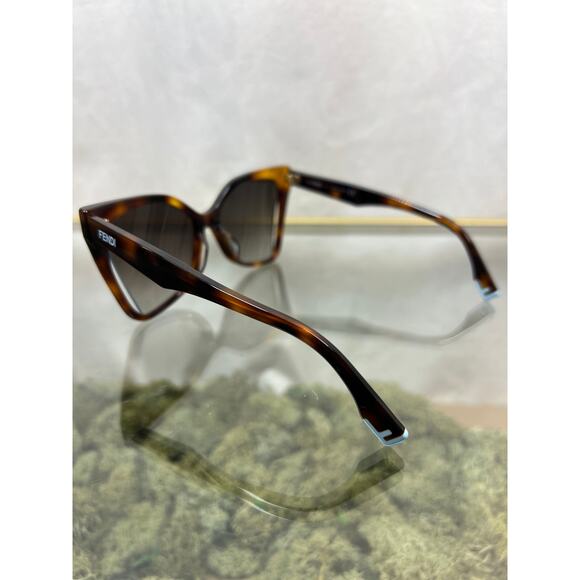 FENDI Havana Tortoise Sunglasses TS FE40010U main image 9